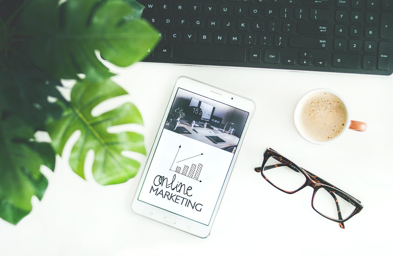 pexels-dominika-roseclay-905163 Online Marketing